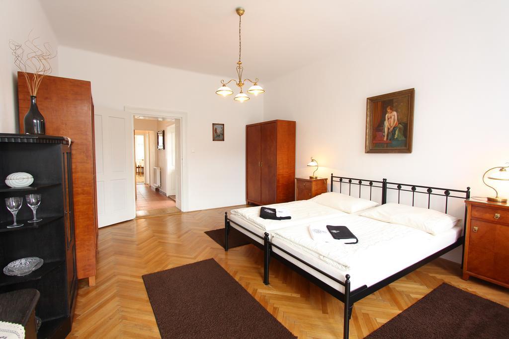 Penzion Jelen Vranov Nad Dyji Room photo