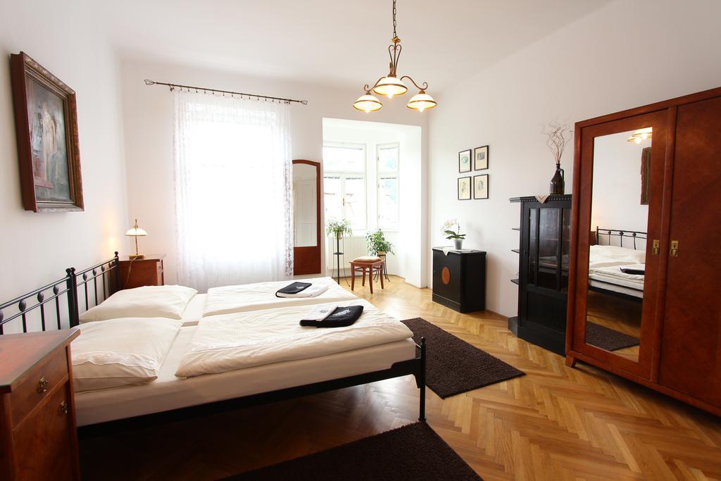 Penzion Jelen Vranov Nad Dyji Room photo