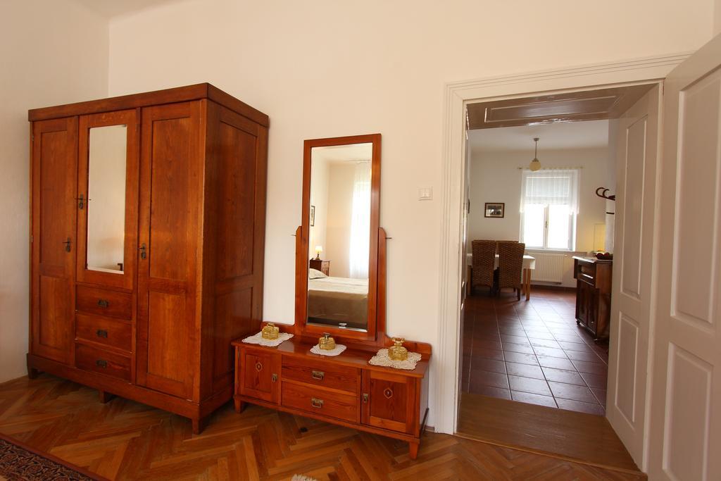 Penzion Jelen Vranov Nad Dyji Room photo