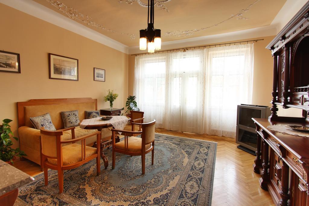 Penzion Jelen Vranov Nad Dyji Room photo