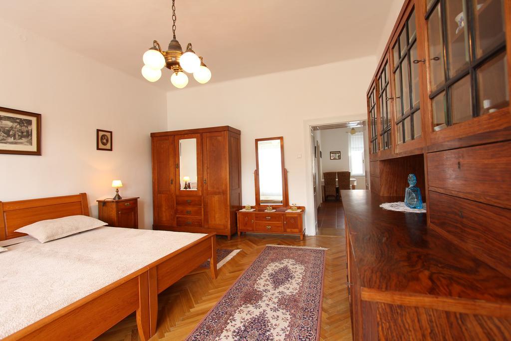Penzion Jelen Vranov Nad Dyji Room photo