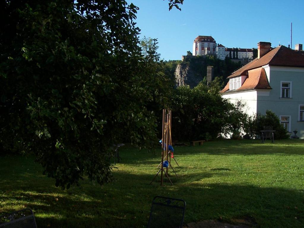 Penzion Jelen Vranov Nad Dyji Exterior photo